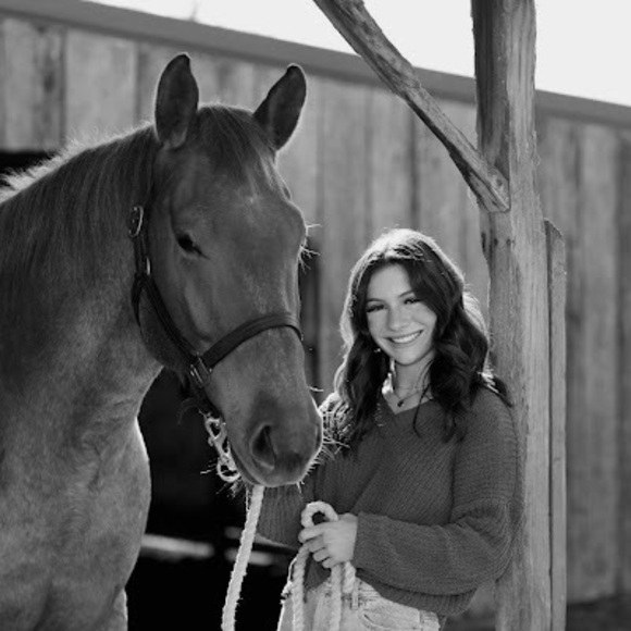 Meet your Posher, Madelyn - Picture 1 of 1